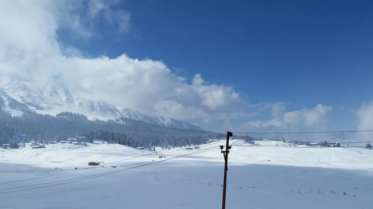 Hotel Gulmarg Inn Esterno foto