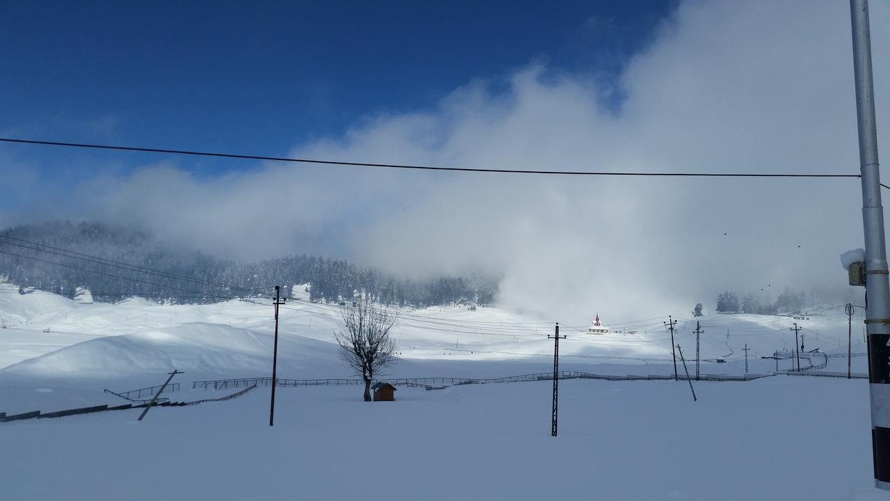 Hotel Gulmarg Inn Esterno foto
