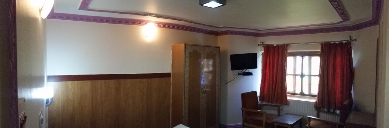 Hotel Gulmarg Inn Esterno foto